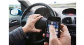 Una de cada dos denuncias por distracción en la conducción fue por el uso del móvil