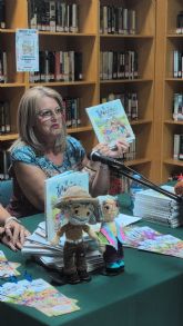 La Biblioteca Municipal de Bullas acoge la presentaci�n y firma del cuento infantil 'Una Yincana Muy Especial'
