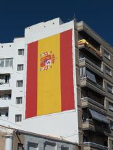 La alcaldesa dicta un Bando para que los alcantarilleros engalanen sus balcones con la bandera de Espa�a un a�o m�s
