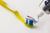 Cinco cosas que no sabes sobre las bacterias en tu cepillo de dientes