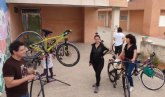 Prosigue el programa En Bici Ando, que organiza el Colectivo en la Parra, con la celebracin de un Taller autogestionado de bicis que tuvo lugar en el Espacio Joven Munuera y Abada