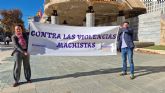 Podemos despliega una pancarta contra las violencias machistas en la Asamblea para conmemorar el 25N frente al 'boicot' de PP y Vox