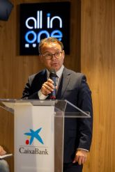 CaixaBank rene a cerca de un centenar de personas en Murcia en una charla sobre longevidad saludable con Xavier Sarda y el catedrtico Jos Viña