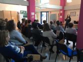 Las usuarias de la asociación de mujeres Isabel González aprenden más sobre reciclaje