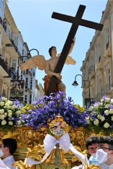 El trono del Santo ngel se hace mixto