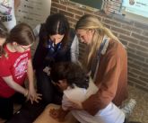 Vithas Valencia 9 de Octubre forma a alumnos del Colegio Santa Magdalena Sofa en maniobras de reanimacin cardiopulmonar y primeros auxilios