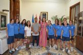 La alcaldesa y el edil de Deportes reciben a las jugadoras de la UD guilas Femenino tras una brillante temporada