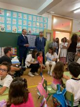 Cerca de 120.000 escolares inician el lunes la vacunacin frente a la gripe en sus propios colegios para facilitar su inmunizacin