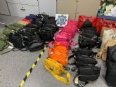 Policía Local de Cartagena decomisa 52 bolsos falsificados