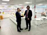 Miguel Motas visita las instalaciones de AMC Natural Drinks, empresa ganadora del Premio Nacional de Innovacin