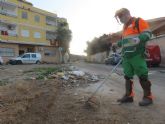 El Ayuntamiento lleva a cabo una actuacin de limpieza en profundidad en el barrio de la Calle del Economato
