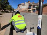 El Ayuntamiento de Murcia revisa los imbornales de la ciudad y pedanías para detectar mosquitos