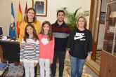 La alcaldesa y el edil de Deportes reciben a las gimnastas aguileñas Ainhoa y Claudia Soler, clasificadas para el Campeonato de España