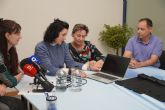 Aguas de Jumilla dona siete equipos inform�ticos al Ayuntamiento para reforzar el departamento de Pol�tica Social