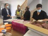 MercaMurcia dona ms de cien kilos de carne a la Olla Solidaria de Puente Tocinos