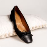 El color negro conquista el armario de 8 de cada 10 espa&ntilde;oles, seg�n un estudio de miMaO