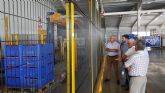 Antonio Luengo visita las instalaciones de la  empresa hortofrutícola Soltir