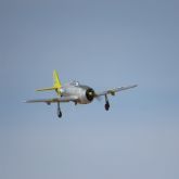 26 maquetas sobrevuelan y colorean el cielo de Torrealvilla en la exhibición de aeromodelismo