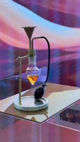 EMSA presenta 'Lumiere d'Orient', su fragancia exclusiva para Beautyworld Middle East 2025