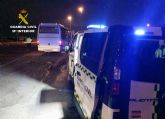La Guardia Civil denuncia en dos ocasiones al conductor de un autobs por dar positivo en drogas