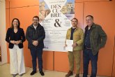 El ciezano Daniel Velasco Martnez recoge su premio del concurso cultural 'Descubre'