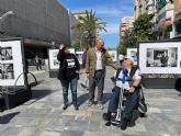 Cultura da visibilidad a los afectados por la Talidomida en la exposición fotográfica de Ana Bernal en la Avenida de la Libertad