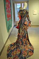 Maestro de la Costura. Sevilla. Toda una vida, sobre las obras del disenador sevillano, Tony Bentez relacionadas con el flamenco