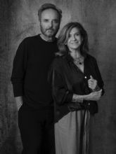 Muher firma la obra gráfica oficial de la 65ª edición del cante de las minas