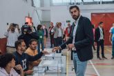 José Ángel Antelo, candidato a la presidencia de la Región de Murcia, vota en Altorreal