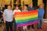 Colocada bandera del Orgullo LGTBI en el balcn del Ayuntamiento de Jumilla