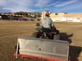 Adjudican el contrato menor para la regeneracin del csped natural del estadio municipal 