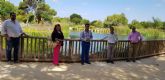Hidrogea muestra al alcalde Luengo el parque inundable de la laguna de La Mata como solución a la llegada de aguas pluviales al Mar Menor en los periodos de fuertes lluvias