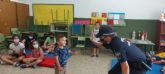 La Policía Local de Mazarrón visita la Escuela de Verano Inclusiva de D´Genes en este municipio