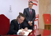 República Checa deja su firma en el Libro de Oro de la Ciudad de Murcia