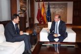 Pedro Antonio Sánchez se reúne con el embajador de Ucrania en España