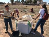 Vecinos de Los Dolores y alumnos de la UCAM inician un huerto ecológico en el Campus, dentro del Festival Mucho Más Mayo