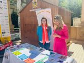 Reparto de folletos y actividades en Lorca para concienciar sobre los riesgos del tabaco y fomentar h�bitos de vida saludables
