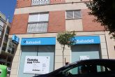 La alcaldesa transmite el malestar y quejas de vecinos lumbrerenses al Banco Sabadell tras la decisión de reducir el horario de atención al público en la oficina de Puerto Lumbreras