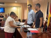Juani L�pez toma posesi�n de su acta como concejal del Ayuntamiento de �guilas