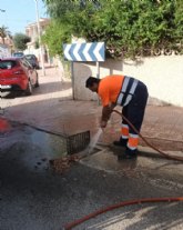 Limpieza de imbornales para prevenir inundaciones