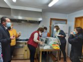 La asociacin de Amas de Casa de Mula realiza un taller de Bunuelos y chocolate