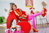 Agatha Ruiz de la Prada disena y se convierte en anfitriona de un colorido apartamento en Airbnb