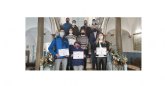 El Ayuntamiento entrega Becas a varios deportistas cehegineros