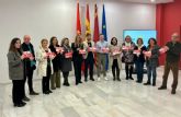 El Ayuntamiento y el Real Murcia entregan los primeros abonos a familias en situacin de vulnerabilidad