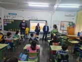 El alcalde de Molina de Segura visita el CEIP San Miguel con motivo de la 14 Semana de la Salud, Educación y Deporte