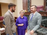 Land�buru: 'Mientras S�nchez usa a los j�venes para campa�as de marketing, L�pez Miras trabaja para que logren un empleo y sean protagonistas de su futuro'