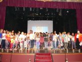 Alumnos convertidos en actores reciben sus premios en la clausura de la XXVIII Muestra de Teatro Escolar