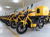 Correos incorpora 400 motos más a su flota de reparto eléctrica cibersegura
