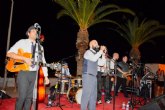 Zoot Suiters y Tejemaneje hacen del Paseo Marítimo una pista de baile a ritmo de swing