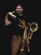 Abraham Cupeiro ofrece en El Batel una fascinante travesa musical protagonizada con instrumentos milenarios